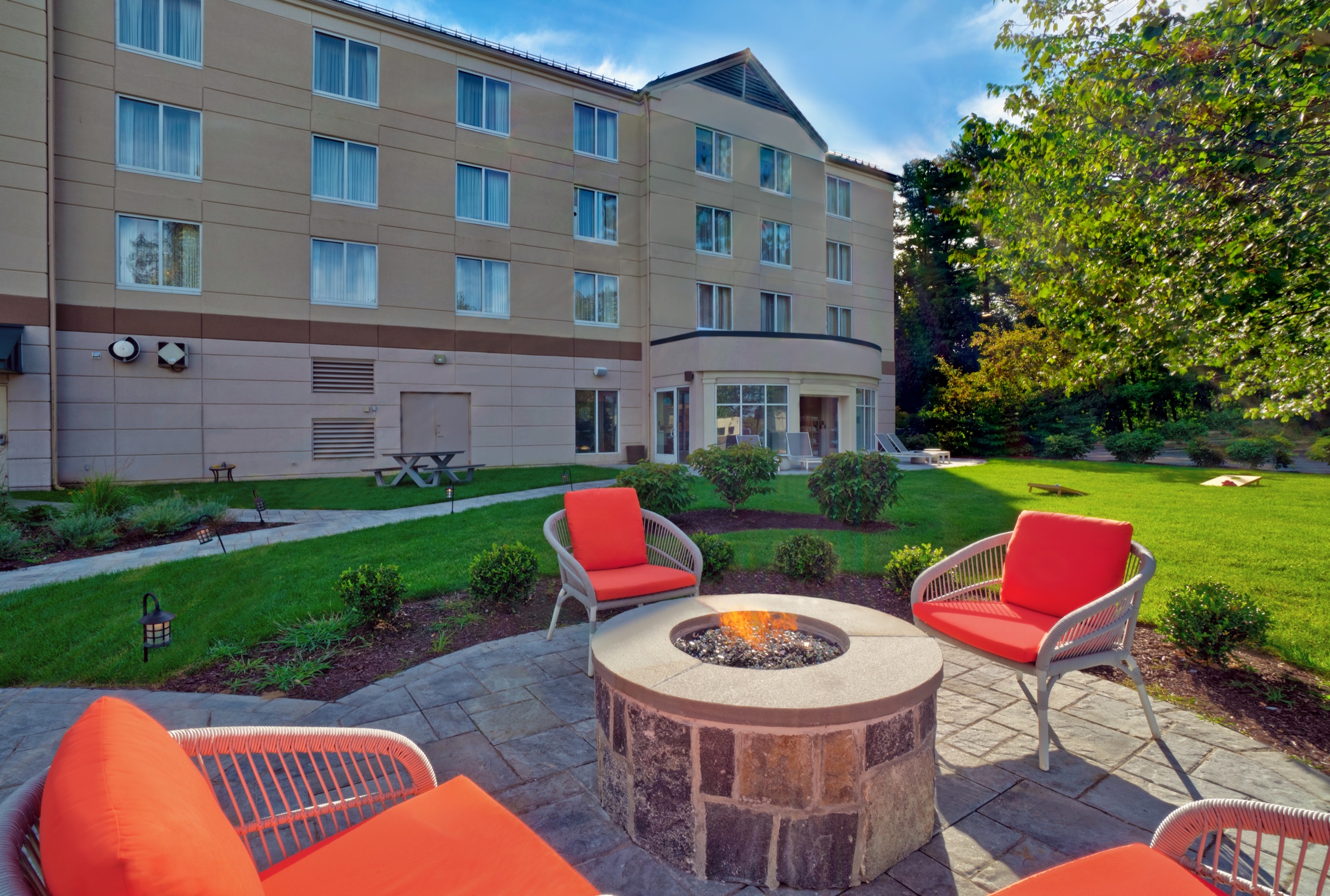 Firepit Courtyard